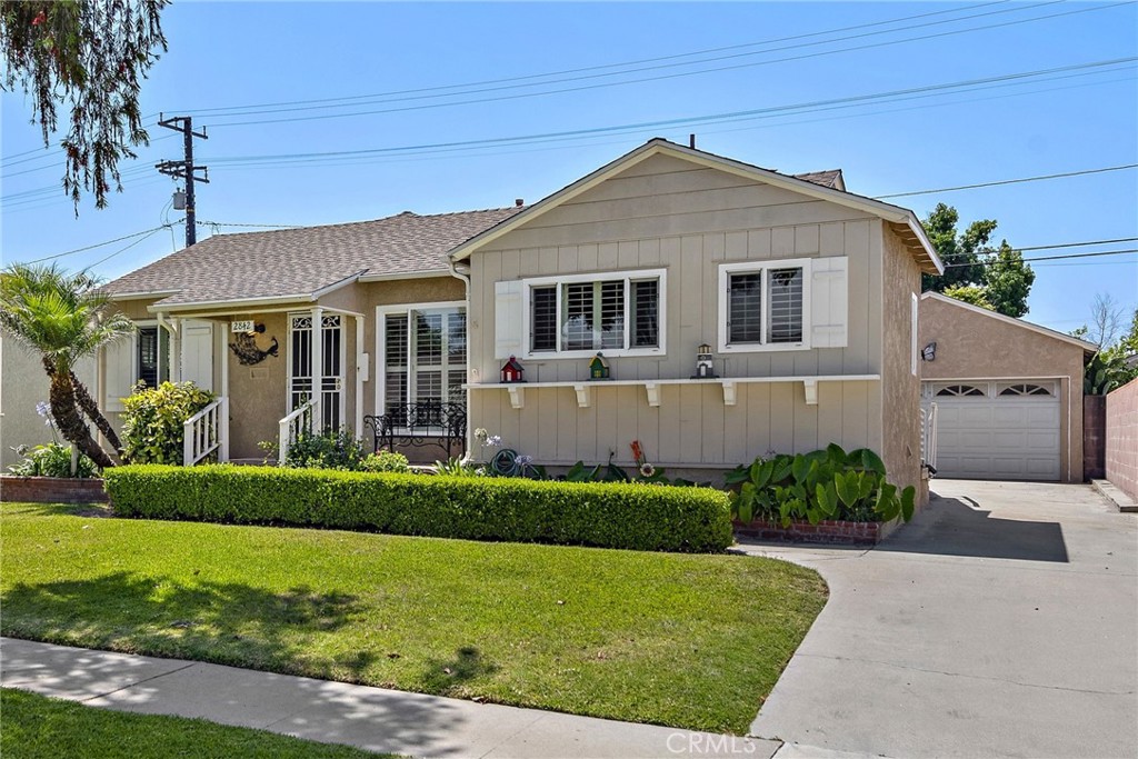 2842 Denmead Street, Lakewood, CA 90712