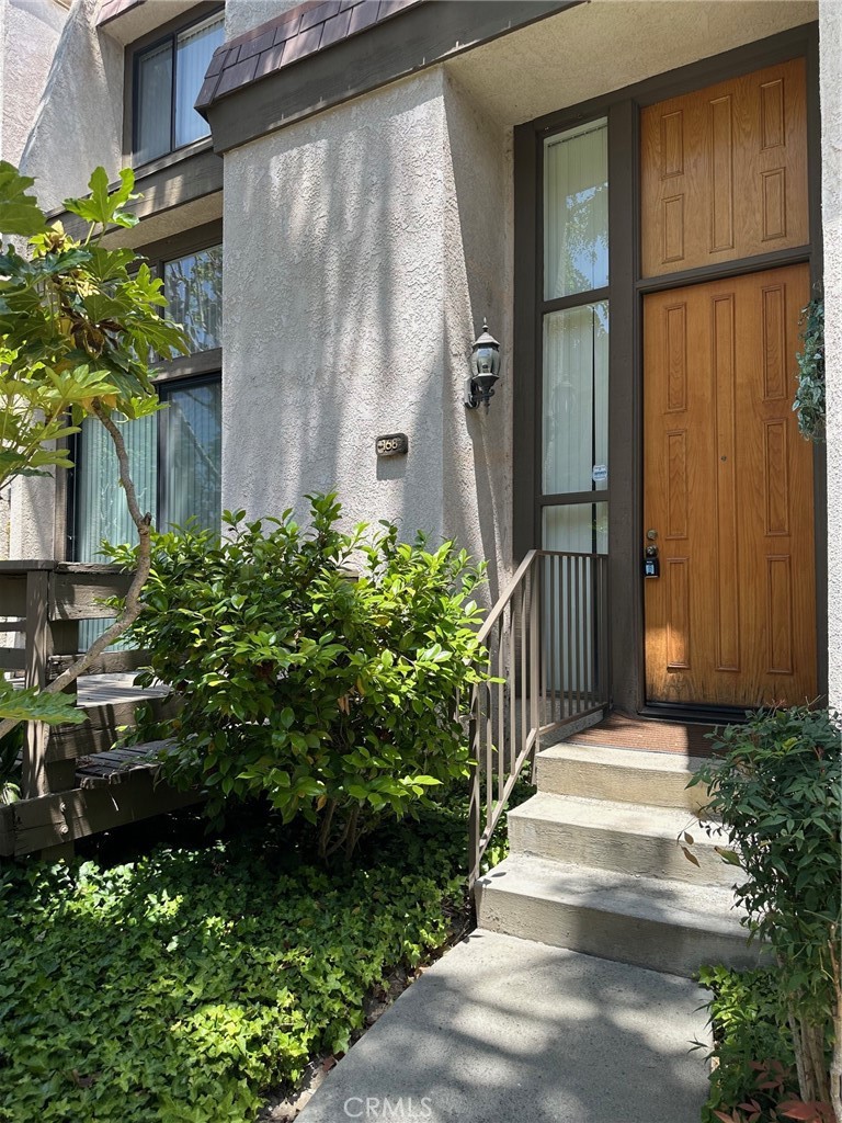 9000 Vanalden Avenue, #168 | Similar Property Thumbnail 6