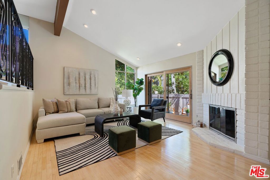 1307 Palisades Drive, Pacific Palisades, CA 90272