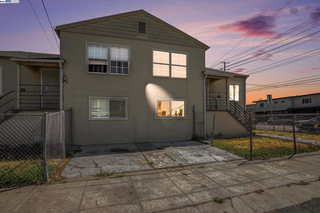 5834 Elizabeth St, Oakland, CA 94621