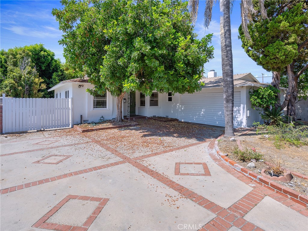 11338 Lull Street, Sun Valley, CA 91352