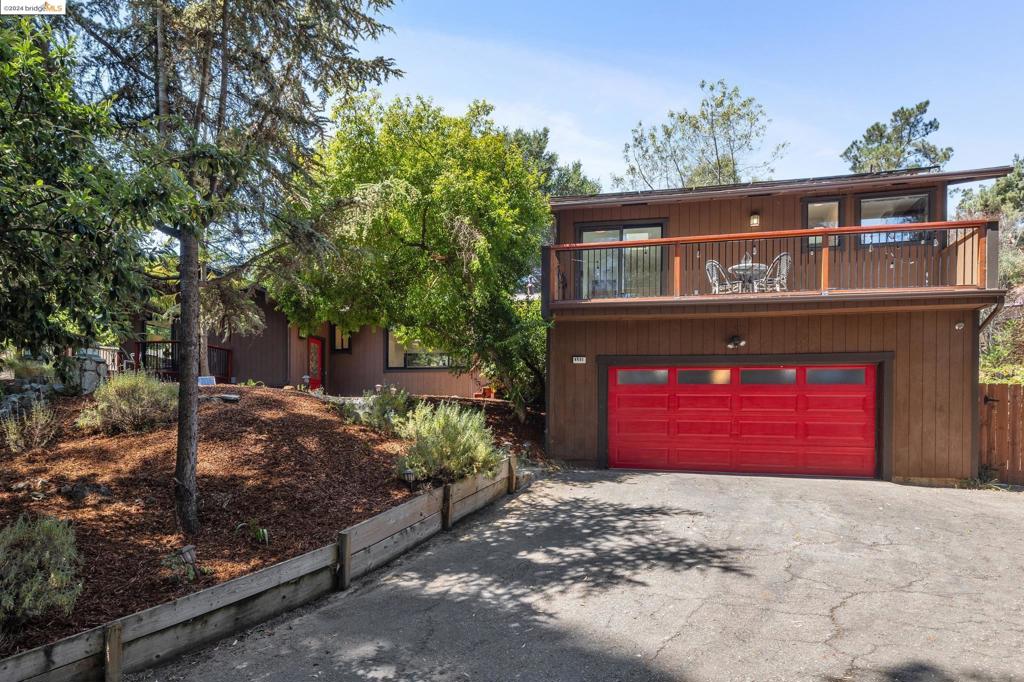 4491 Ziegler Avenue, Oakland, CA 94605-5544