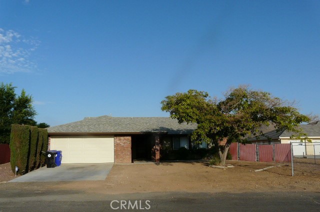 15594 Wyandot Road, Apple Valley, CA 92307