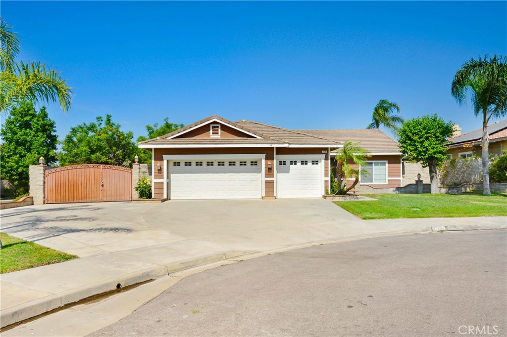 7170 Arlington Court, Fontana, CA 92336