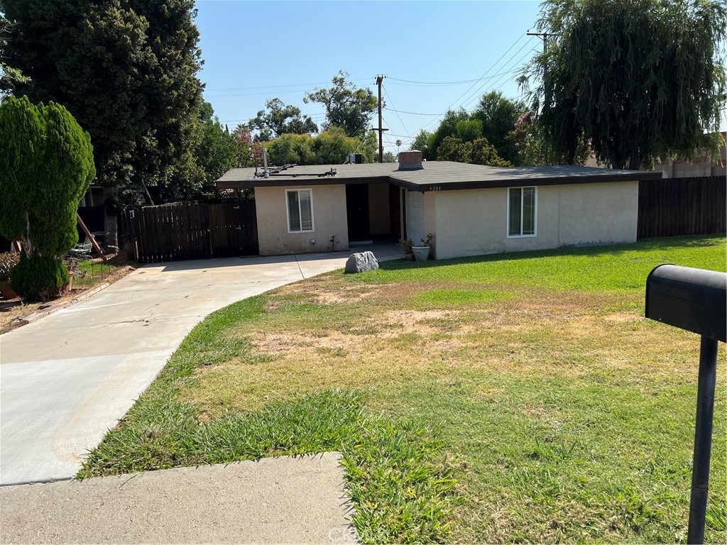 5201 Old Mill Road, Riverside, CA 92504