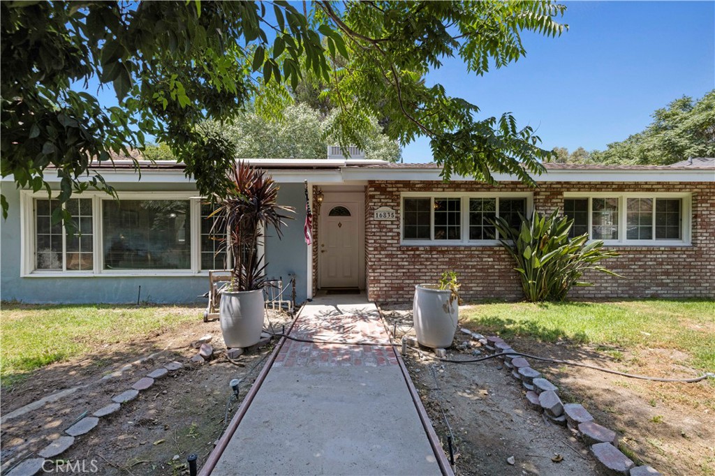 16835 Forrest Street, Canyon Country, CA 91351