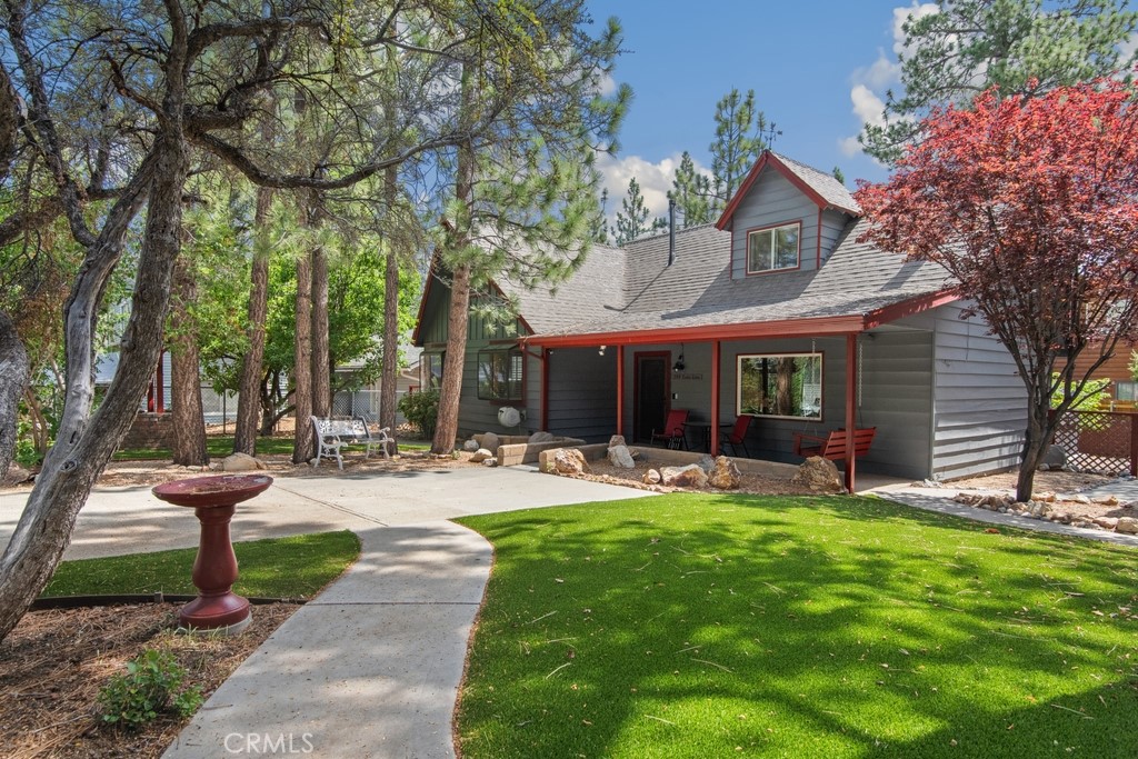 555 Cedar Lane, Sugarloaf, CA 92386