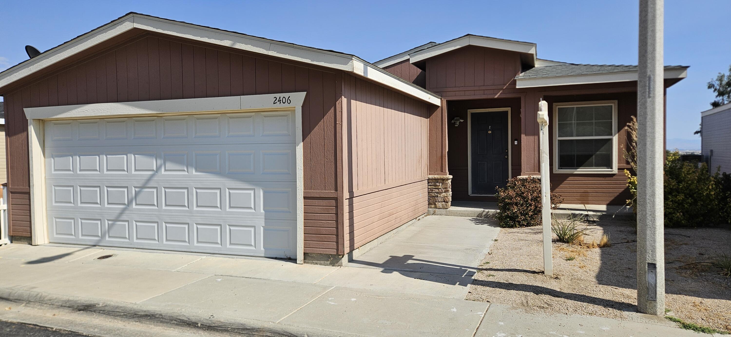 2406 Summit View Drive, Rosamond, CA 93560