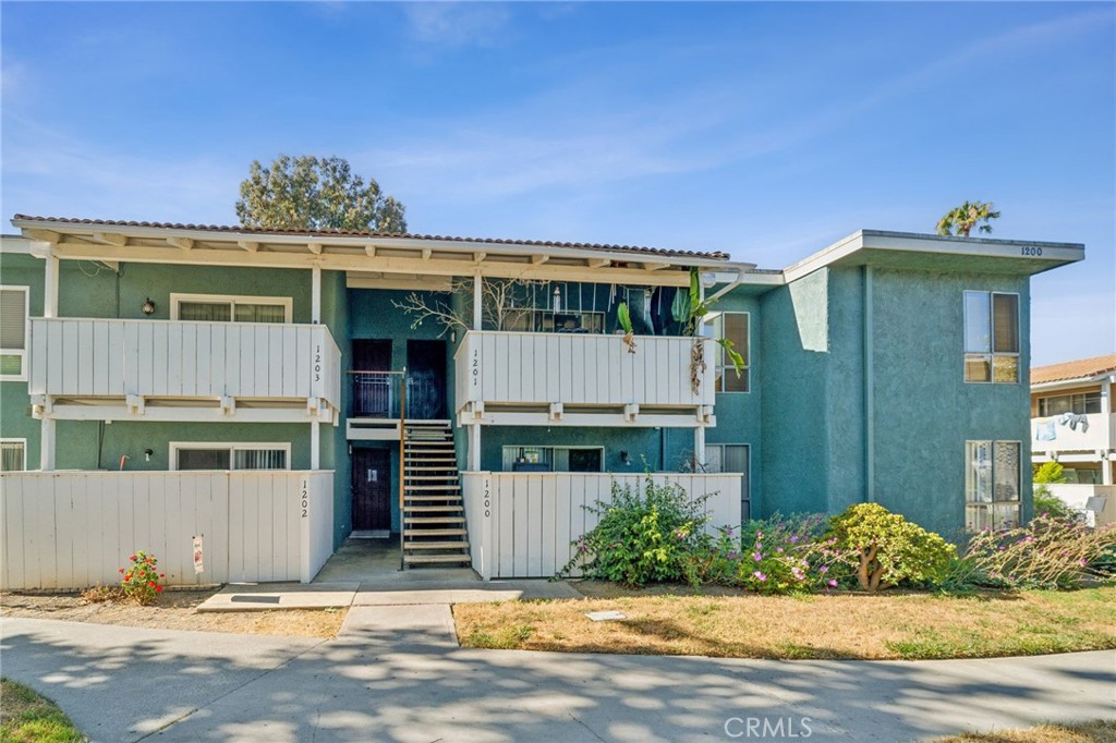 1300 Saratoga Avenue, #1201, Ventura, CA 93003