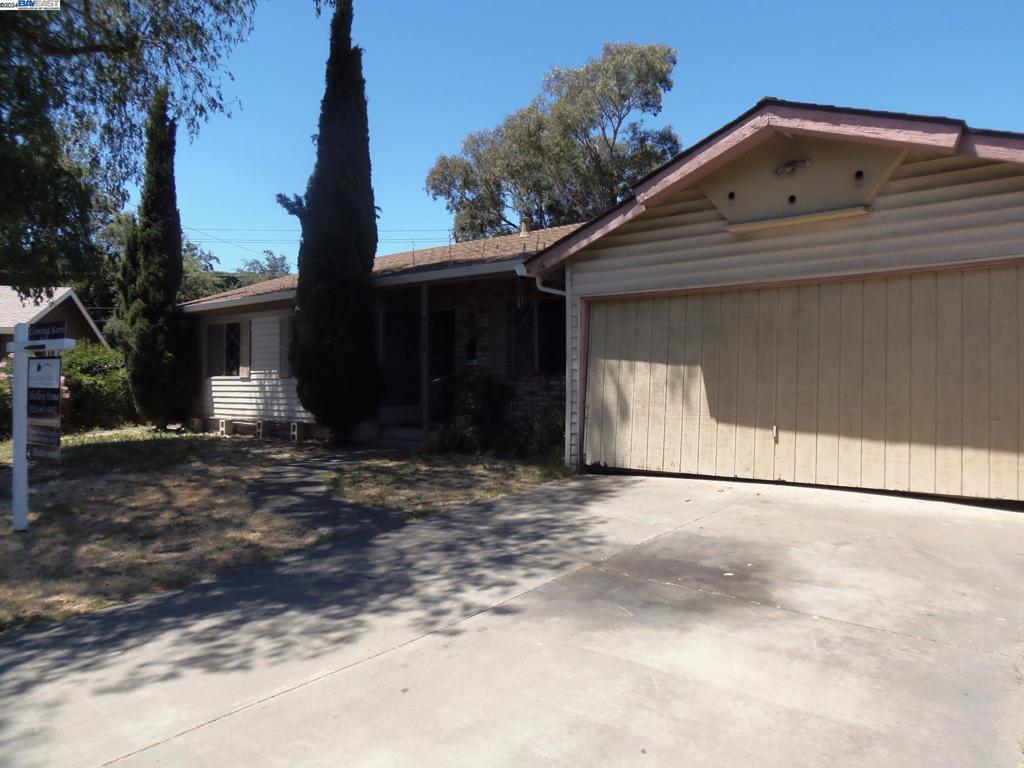 7772 Canterbury Ln, Dublin, CA 94568