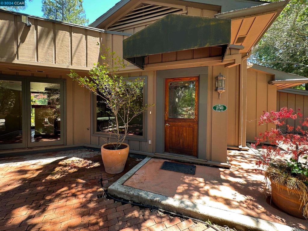 230 Moraga Way, Orinda, CA 94563