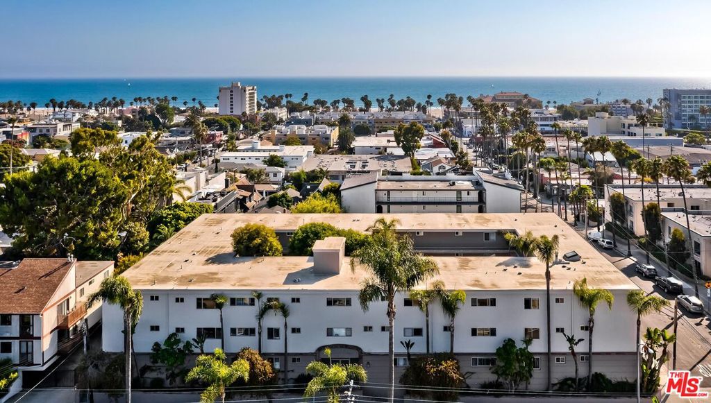 2002 4Th Street, #202, Santa Monica, CA 90405