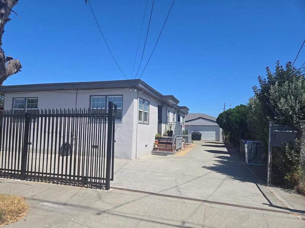 561 Duboce Avenue, Richmond, CA 94801