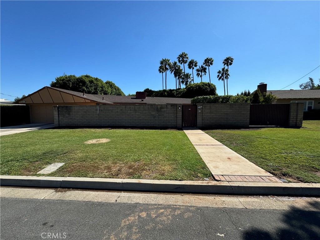 1692 Windsor Lane, Santa Ana, CA 92705