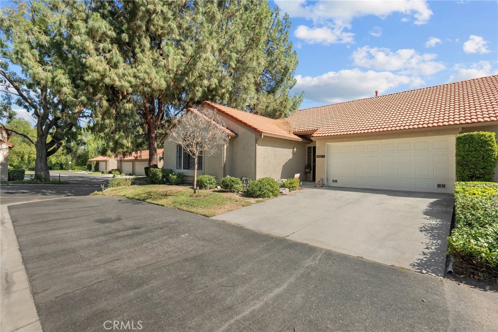 19977 Avenue Of The Oaks, Newhall, CA 91321