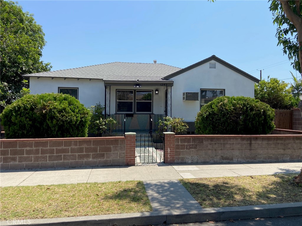 1243 N Beachwood Drive, Burbank, CA 91506