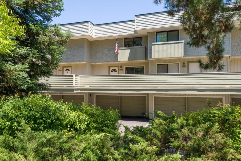 2305 Sharon Road, Menlo Park, CA 94025