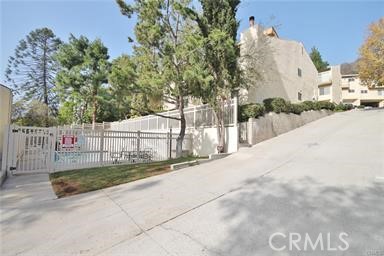 1881 Alpha Road, #10, Glendale, CA 91208