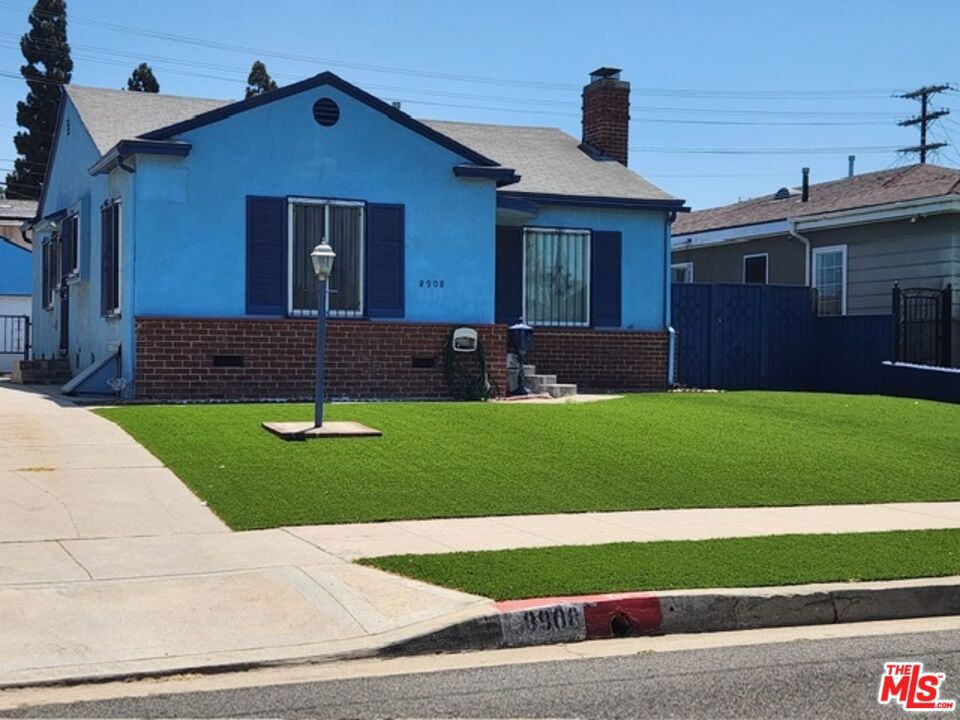 8908 S 10Th Avenue, Inglewood, CA 90305