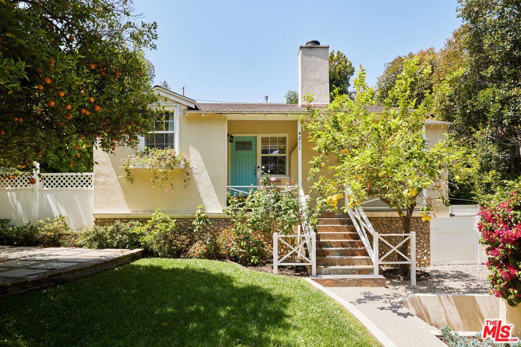 4211 Noble Avenue, Sherman Oaks, CA 91403