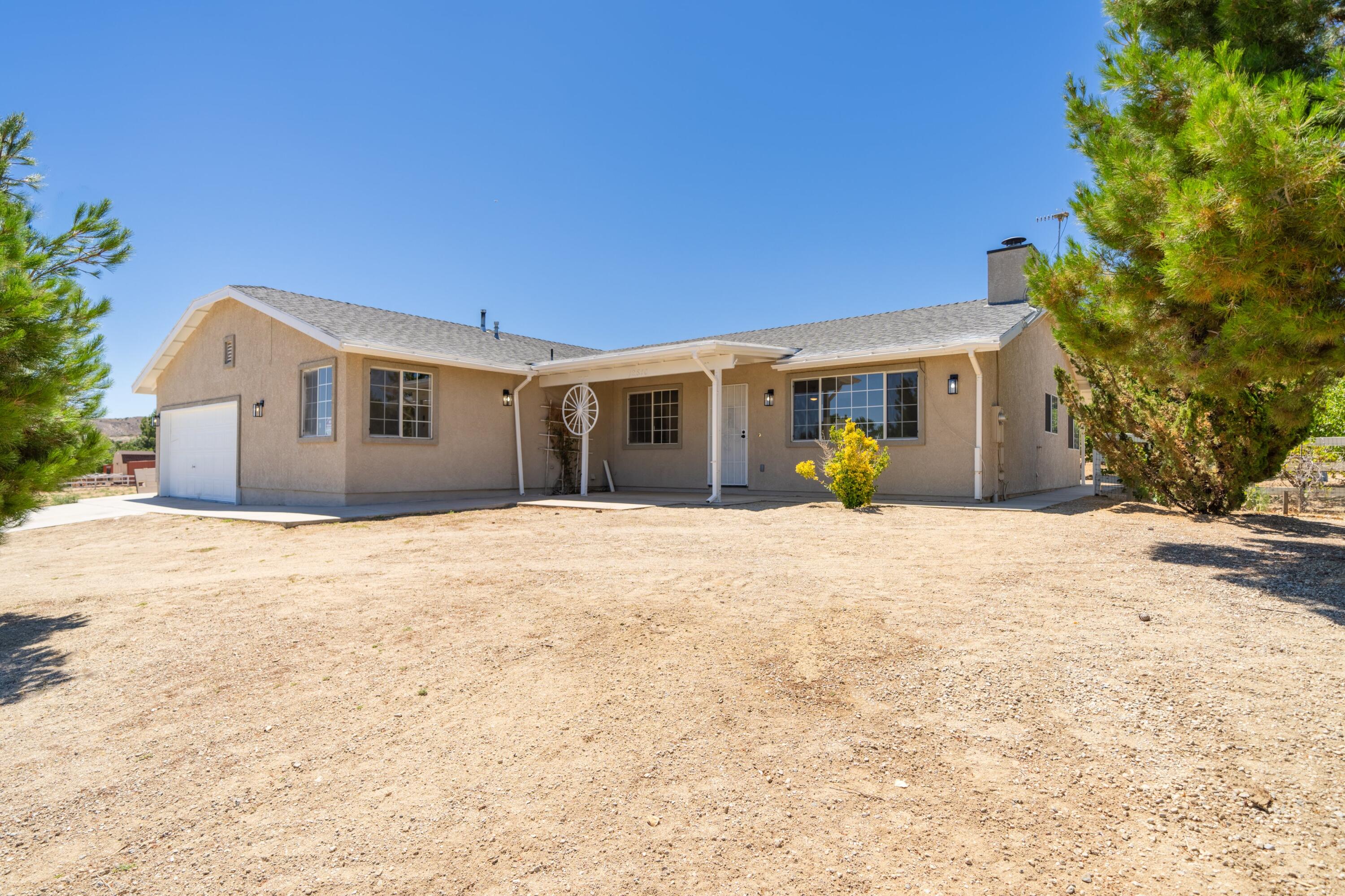 12810 E Ave X, Pearblossom, CA 93553