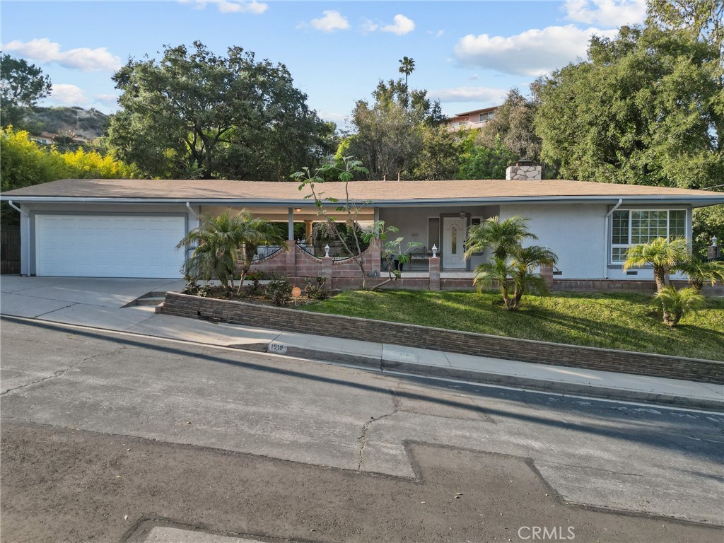 1519 Lynglen Drive, Glendale, CA 91206