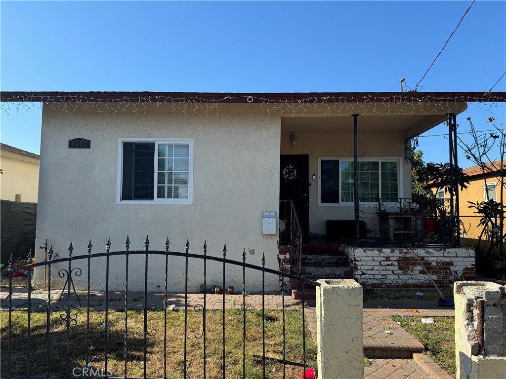 1523 E L Street, Wilmington, CA 90744