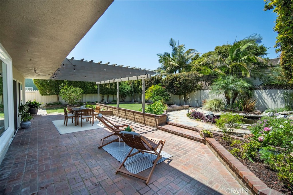 6331 Glenfox Drive, Huntington Beach, CA 92647