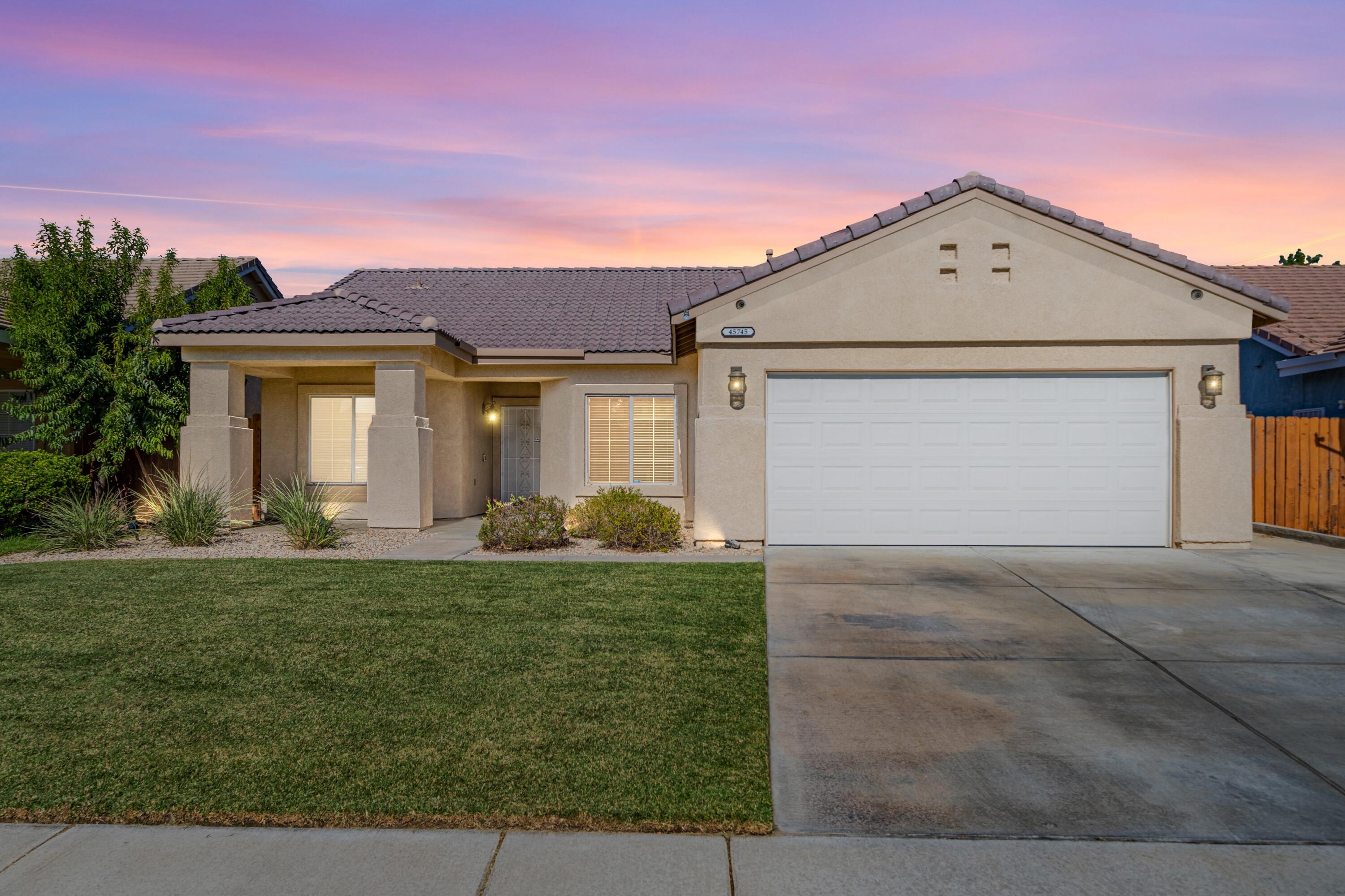 45745 W 17Th Street, Lancaster, CA 93534