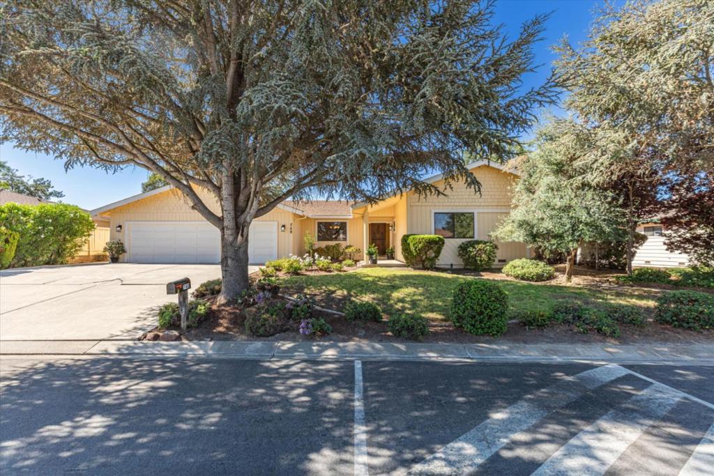 740 S Ridgemark Drive, Hollister, CA 95023