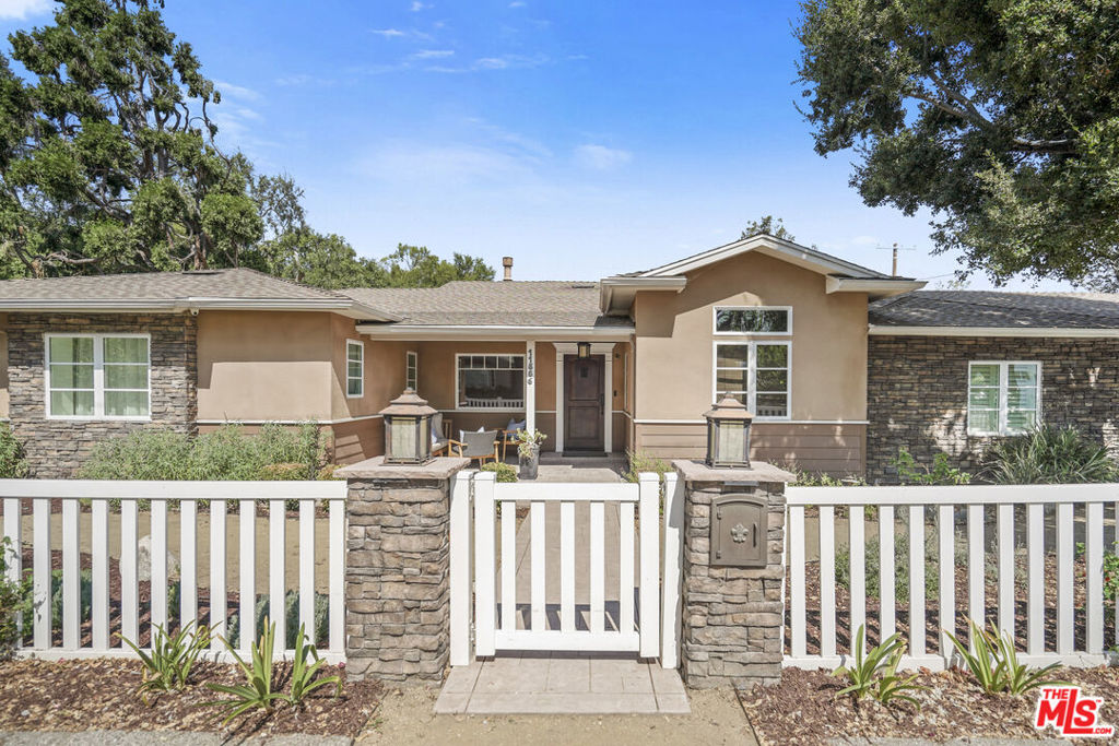 11856 Hartsook Street, Valley Village, CA 91607