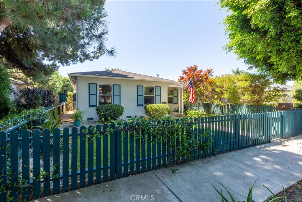 3455 Gardenia Avenue, Long Beach, CA 90807