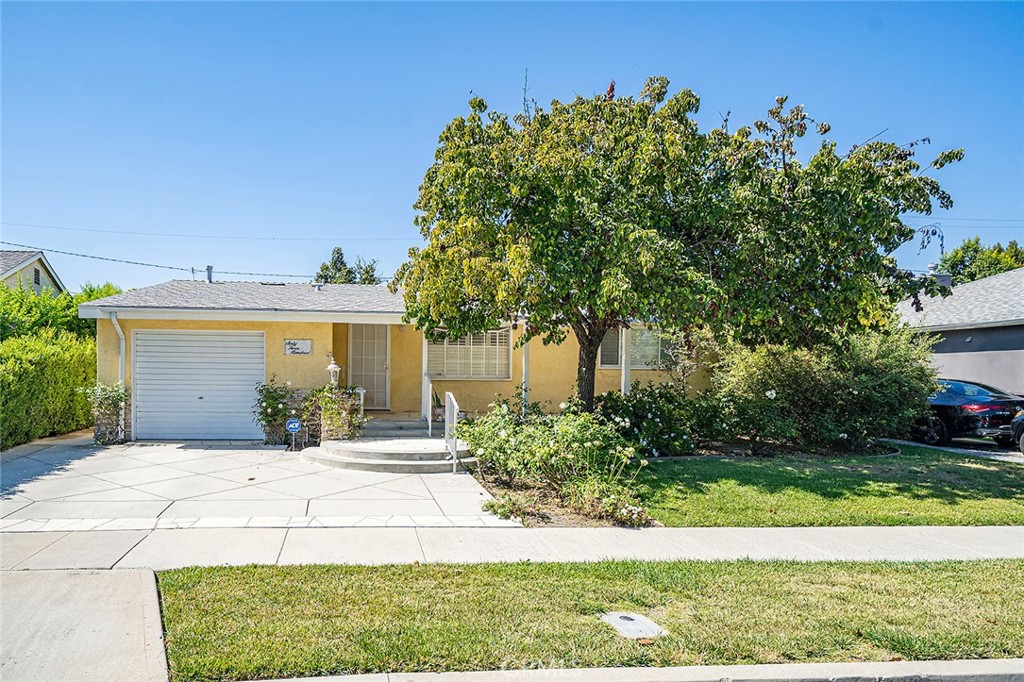 6300 E Fairbrook Street, Long Beach, CA 90815