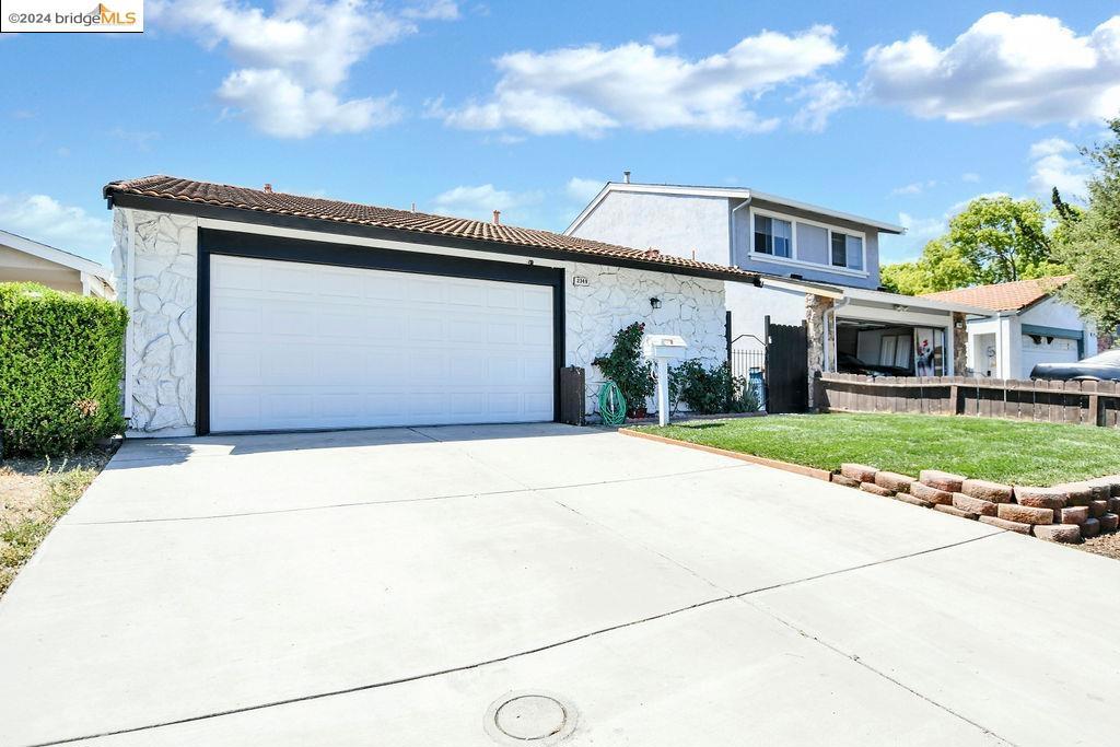 2349 Redwood Dr, Antioch, CA 94509