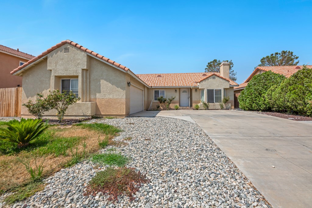 5711 Opal Avenue, Palmdale, CA 93552