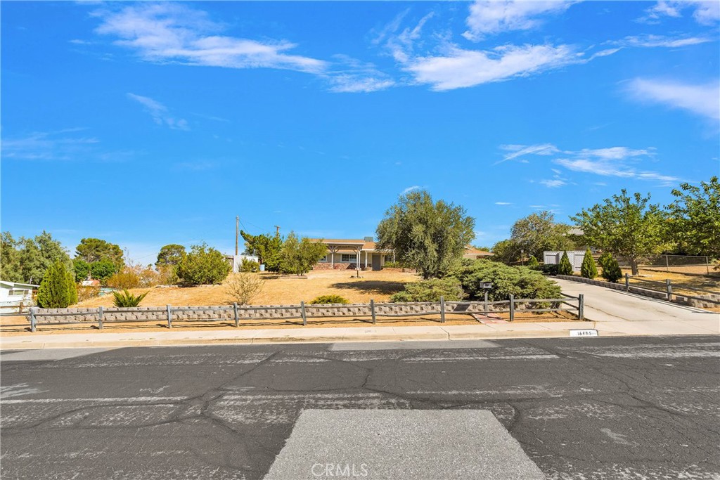 16495 Villa Drive, Victorville, CA 92395