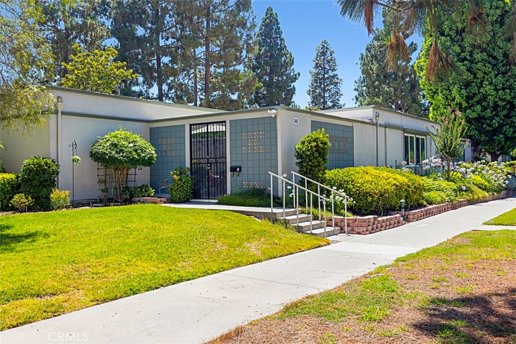 302 Avenida Sevilla , #C, Laguna Woods, CA 92637