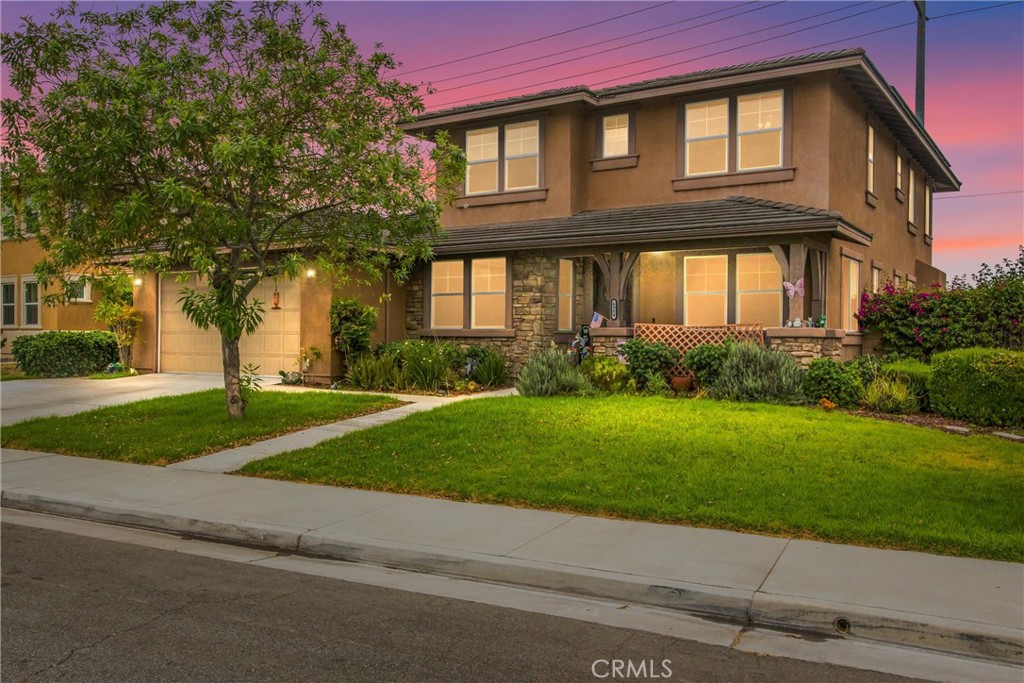 6984 Old Peak Lane, Eastvale, CA 92880