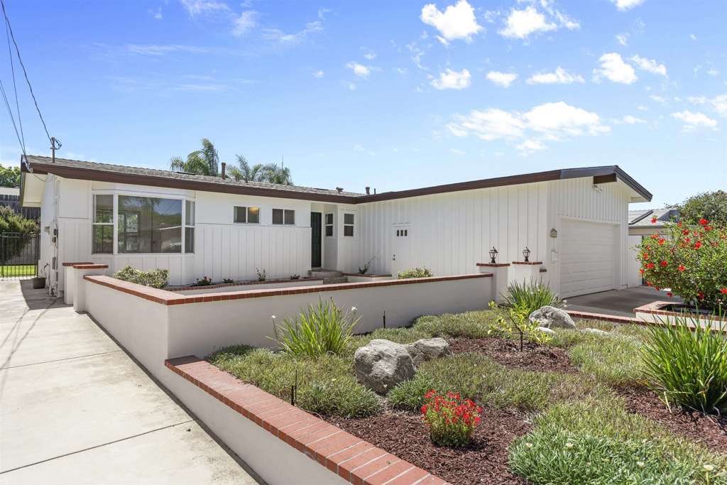 6175 Henderson Dr, La Mesa, CA 91942