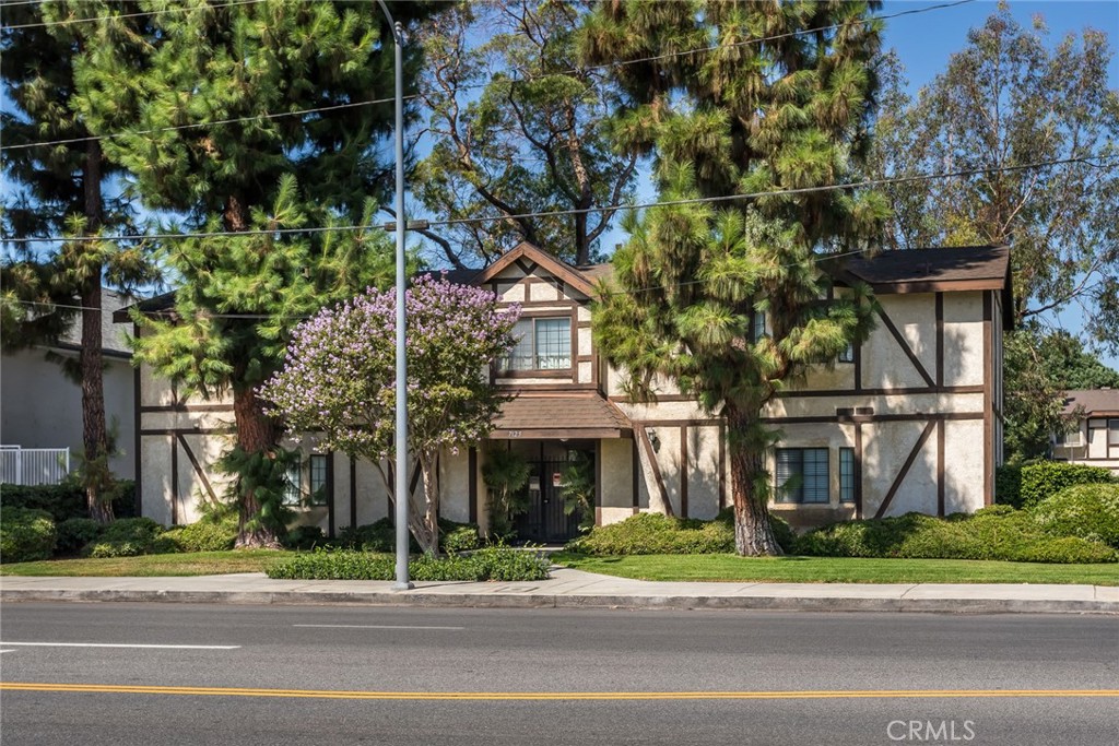 7125 Shoup Avenue, #205, West Hills, CA 91307