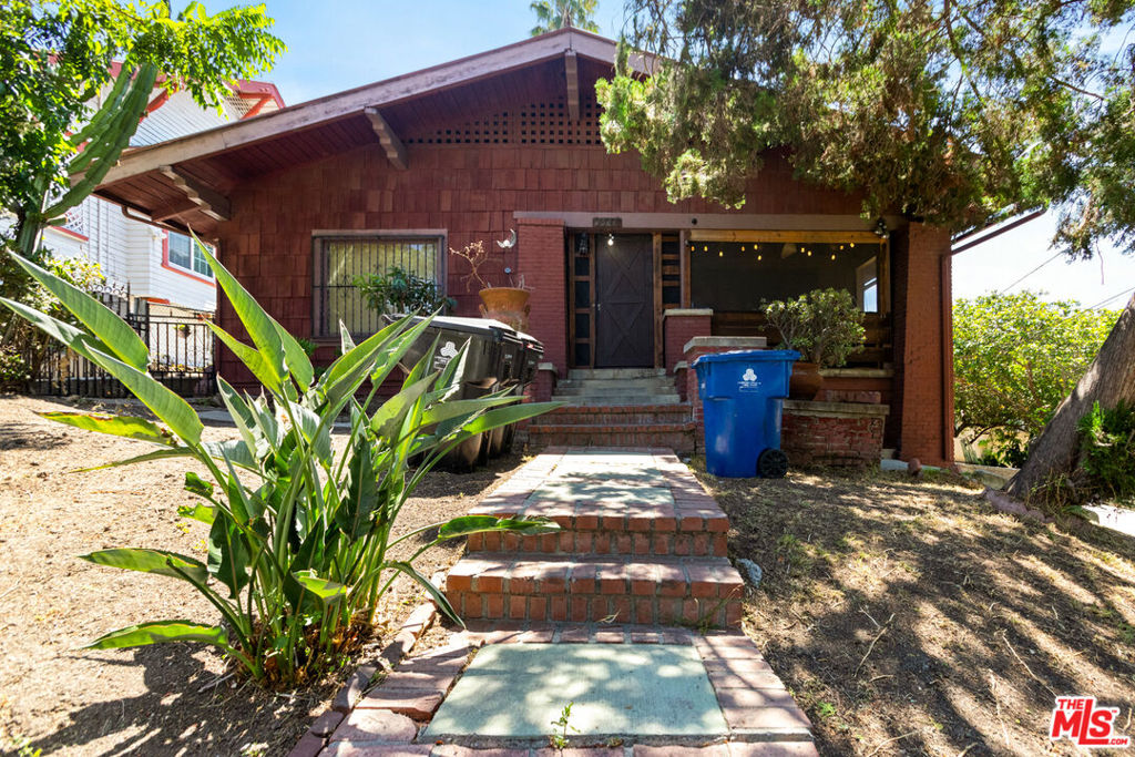 1644 Golden Gate Avenue, Los Angeles, CA 90026