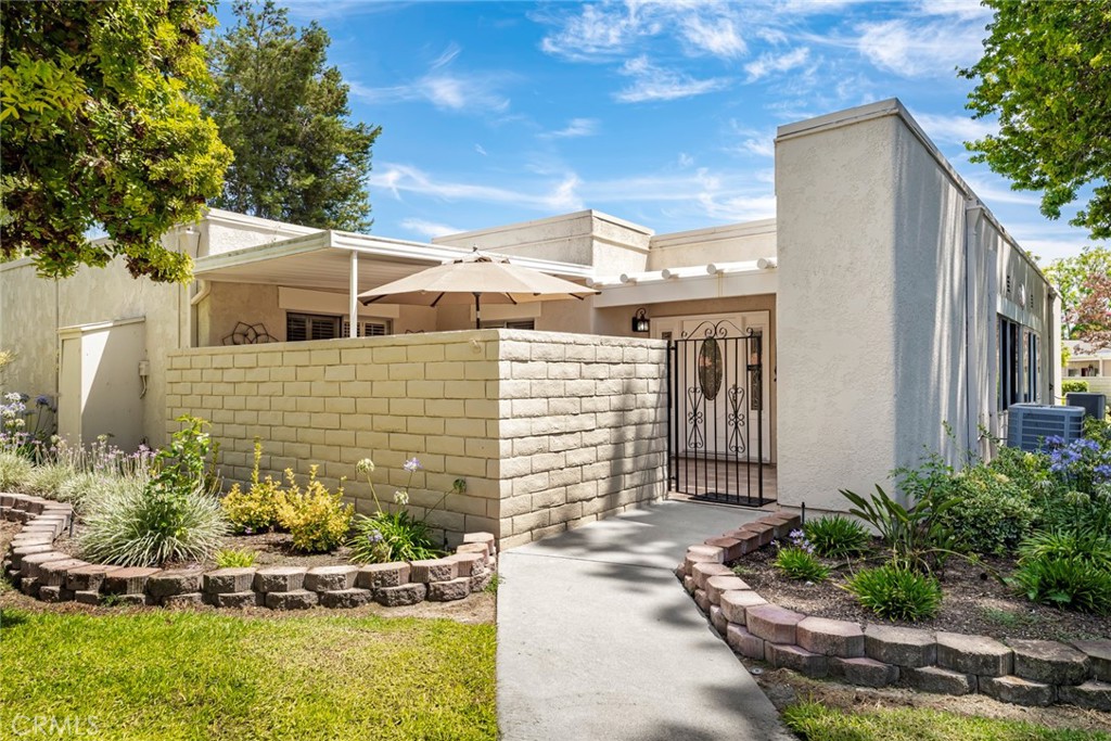 2248 Via Mariposa , #D, Laguna Woods, CA 92637