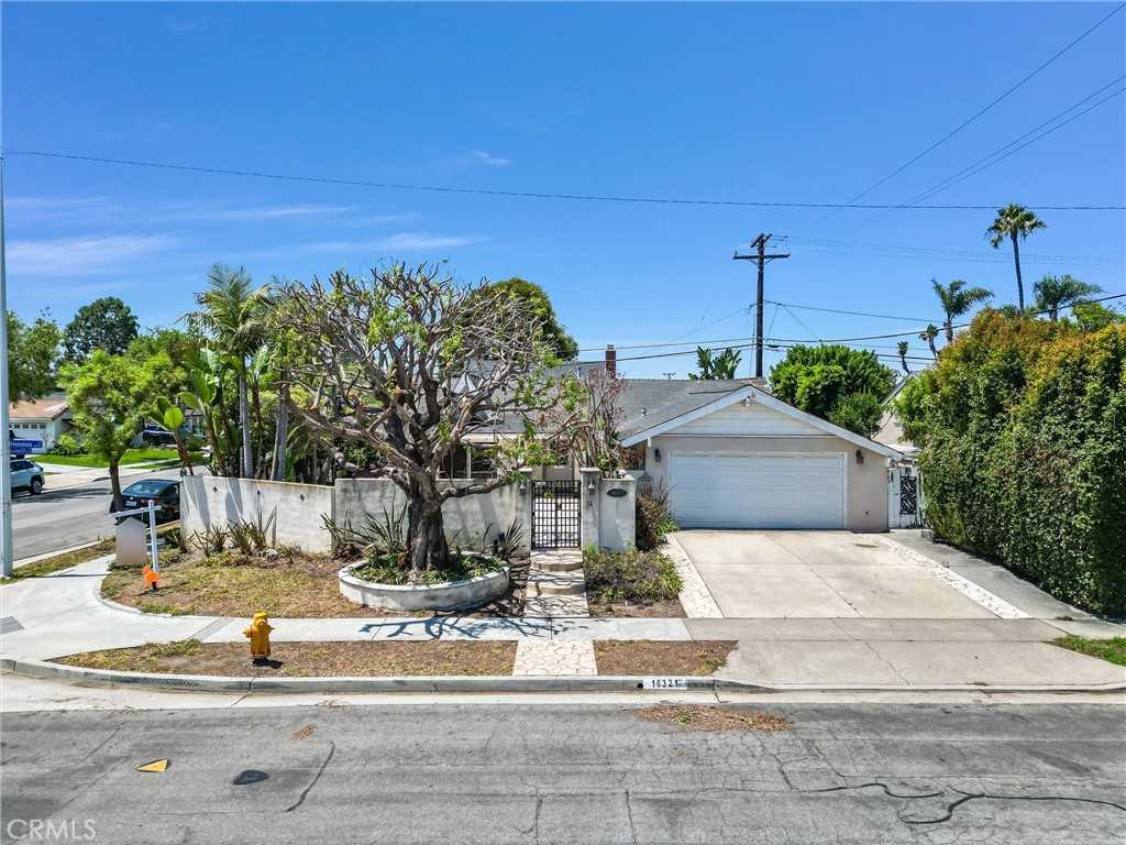 16321 Honolulu Lane, Huntington Beach, CA 92649