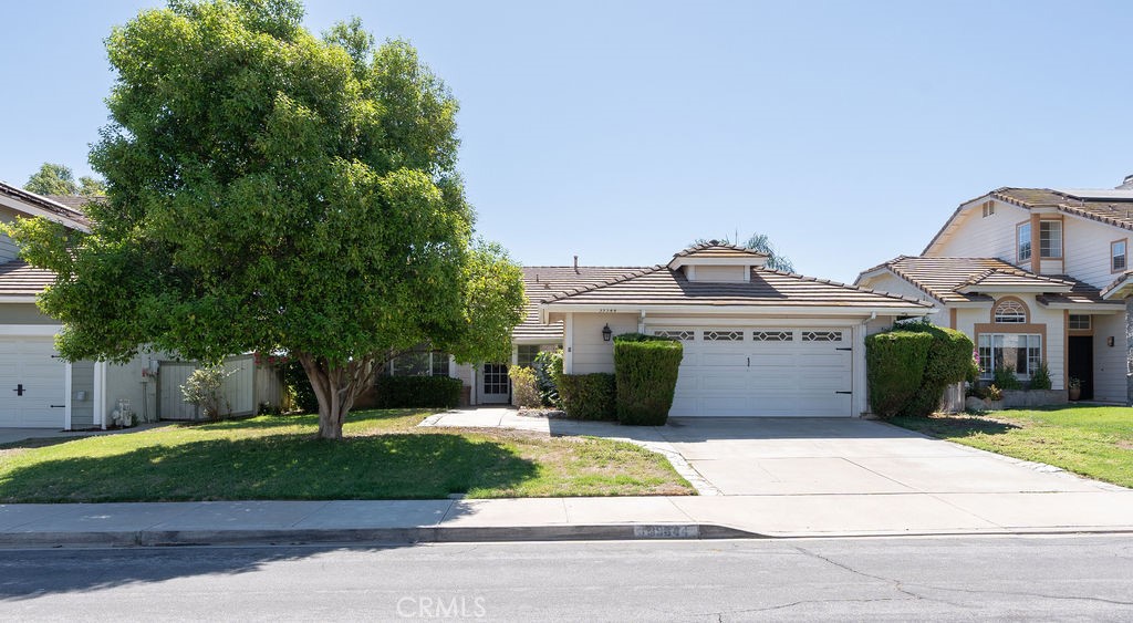 39544 Via Dominique, Murrieta, CA 92563