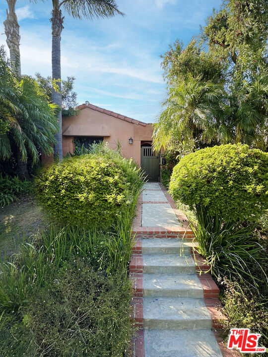 10547 Dunleer Drive, Los Angeles, CA 90064