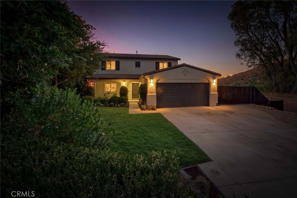 10385 Cresthaven Lane, North Tustin, CA 92705