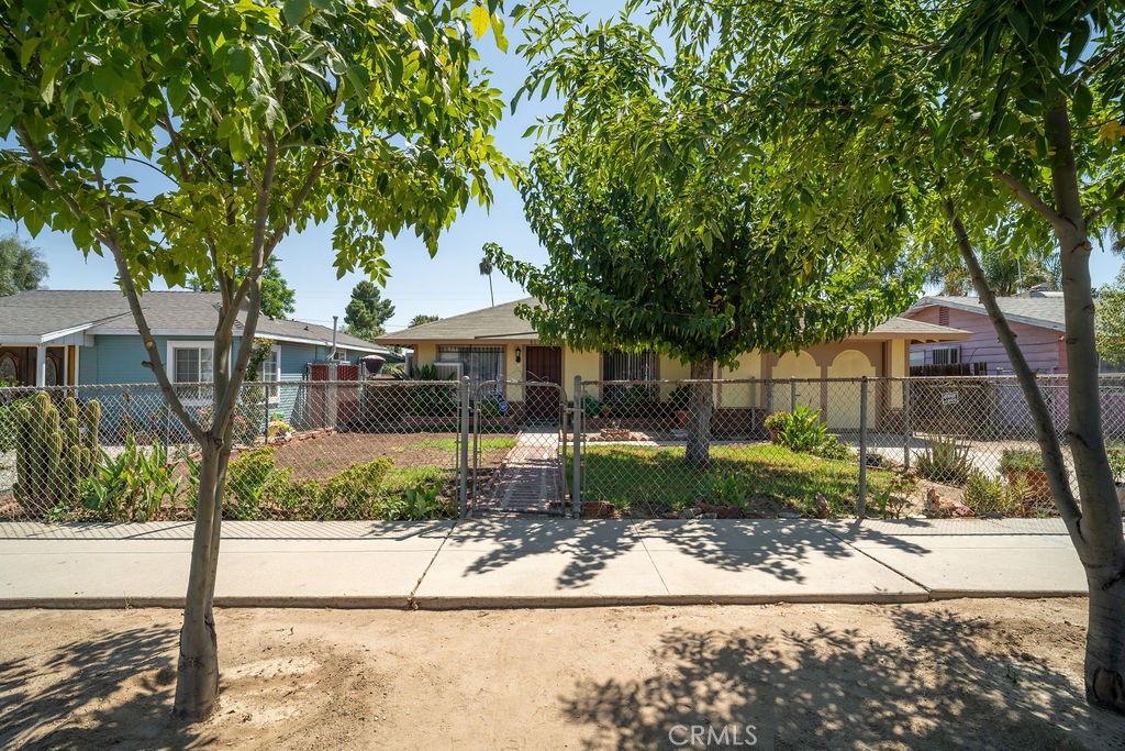 237 W 6Th Street, Perris, CA 92570