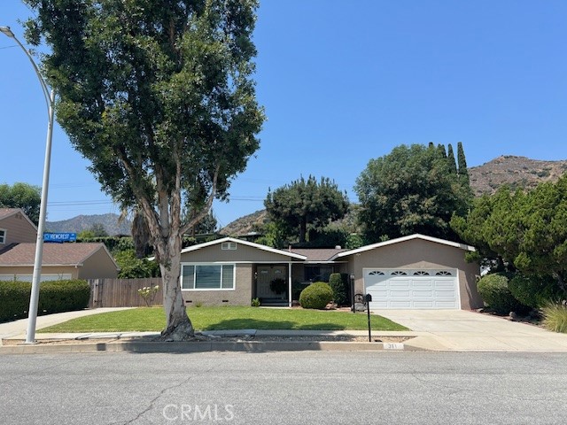 311 E Viewcrest Drive, Azusa, CA 91702