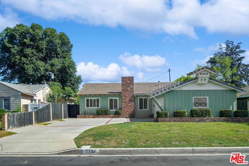 15517 Hart Street, Van Nuys, CA 91406