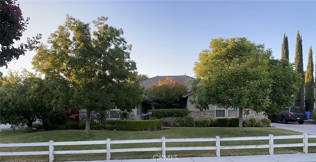 650 River Oaks Drive, Paso Robles, CA 93446